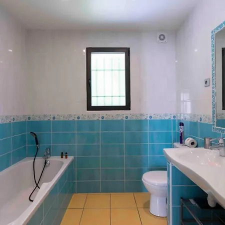 Villa & L' Elegante - Piscine, A 1km