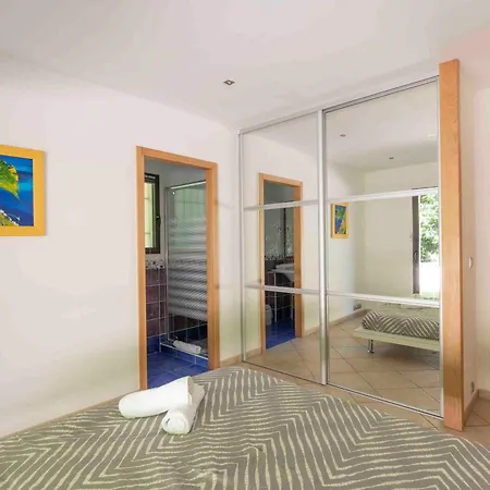 Villa & L' Elegante - Piscine, A 1km